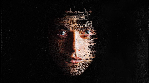 Un robot humanoïde dont les expressions faciales imitent celles des humains.